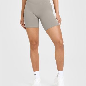 SoftMotion™ Cycling Shorts 8" Warm Sand